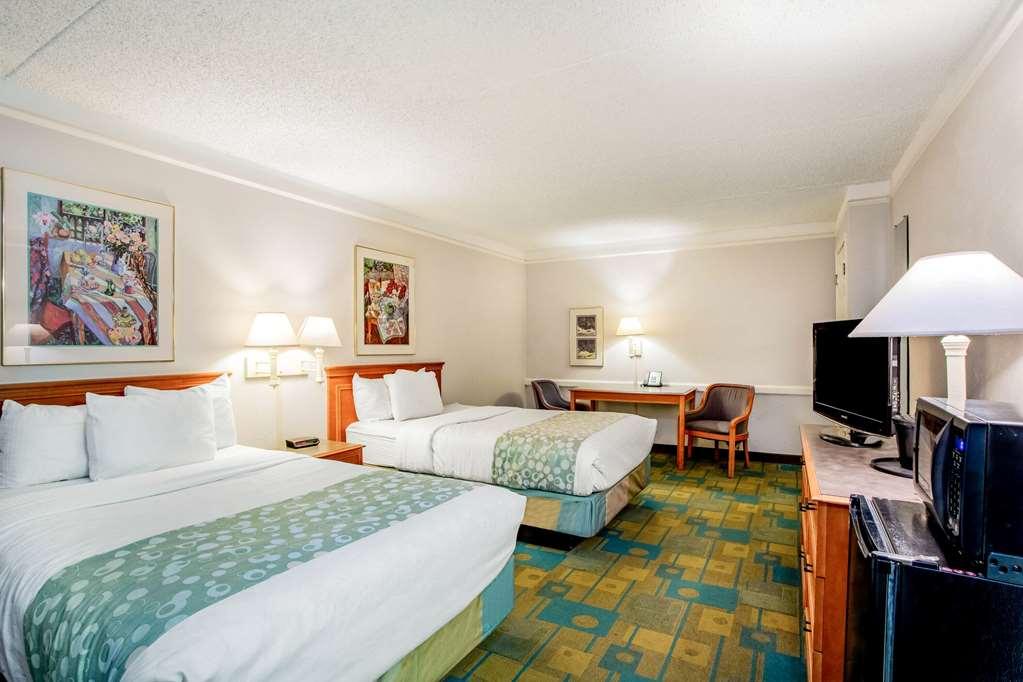 Baymont By Wyndham Abilene Hotel Room photo