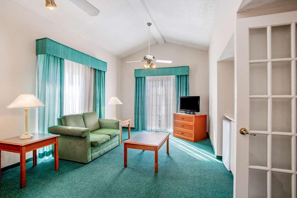 Baymont By Wyndham Abilene Hotel Room photo